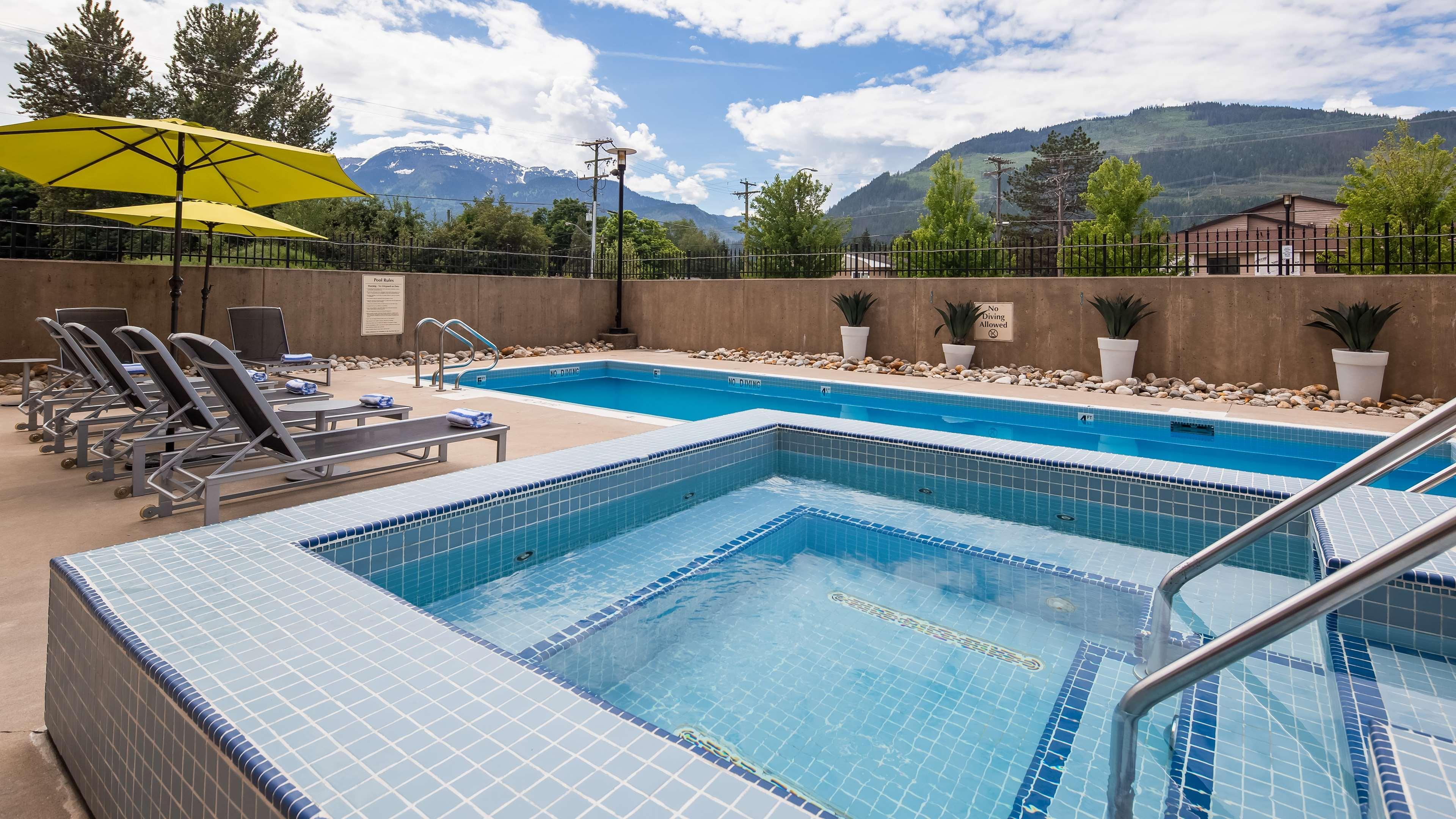 Best Western Plus Revelstoke Ngoại thất bức ảnh