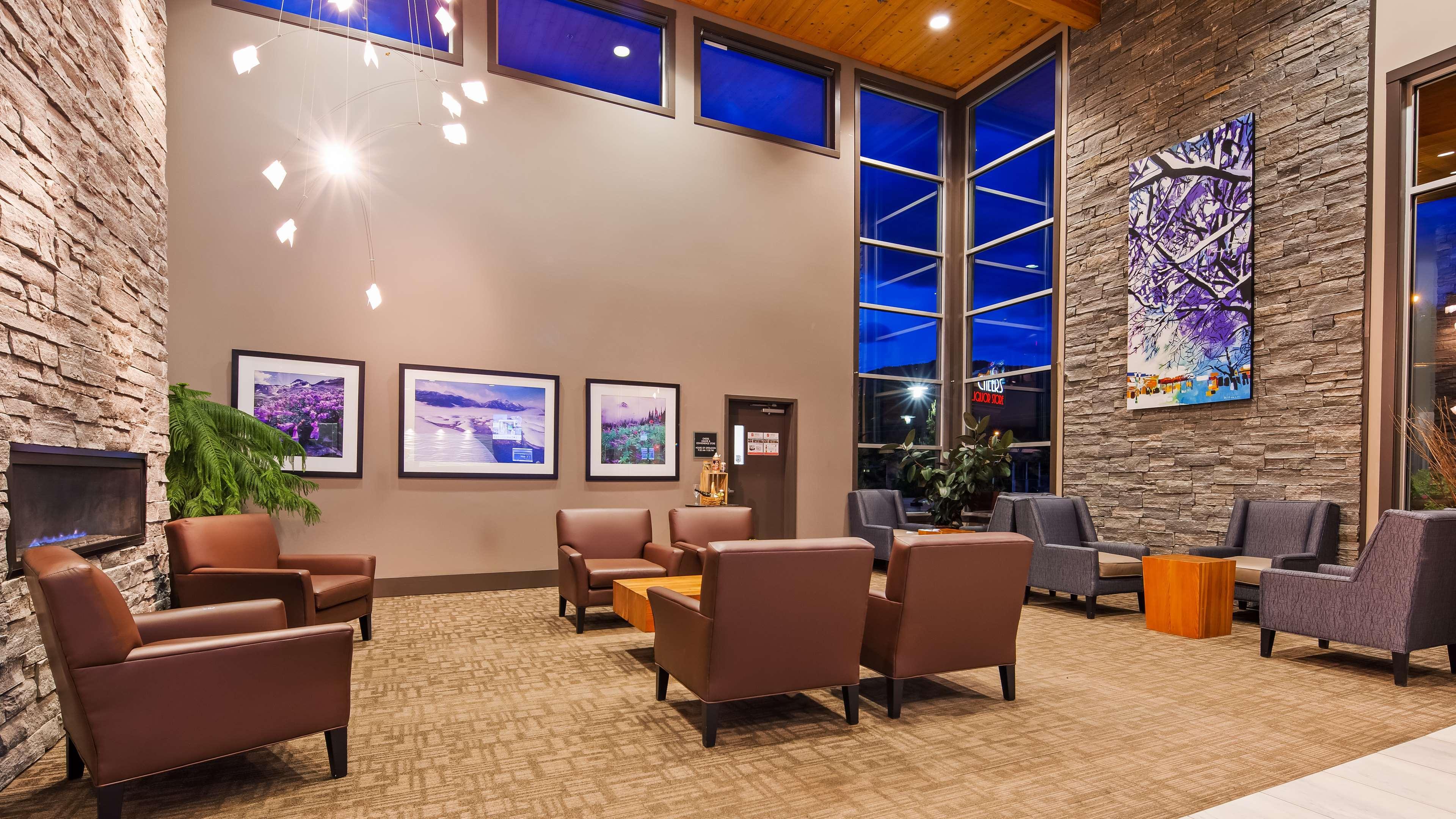 Best Western Plus Revelstoke Ngoại thất bức ảnh